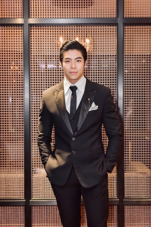 Việt Hoàng đánh giá giao diện Jun88 hiện đại, dễ thao tác.