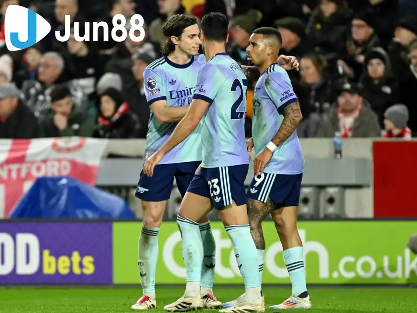 Trận đấu giữa Arsenal và Brentford (Ảnh: Eurosport) Trận đấu giữa Arsenal và Brentford (Ảnh: Eurosport)